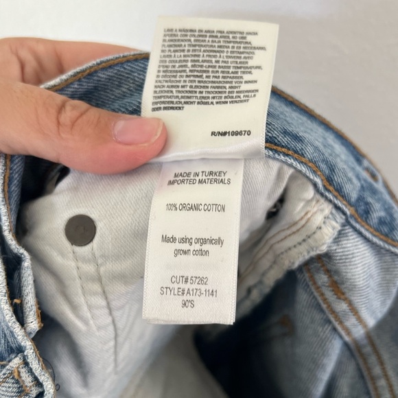AGOLDE 90s Crop Lightly Distressed Lightwash Organic Jeans In Color Replica - Picture 11 of 12